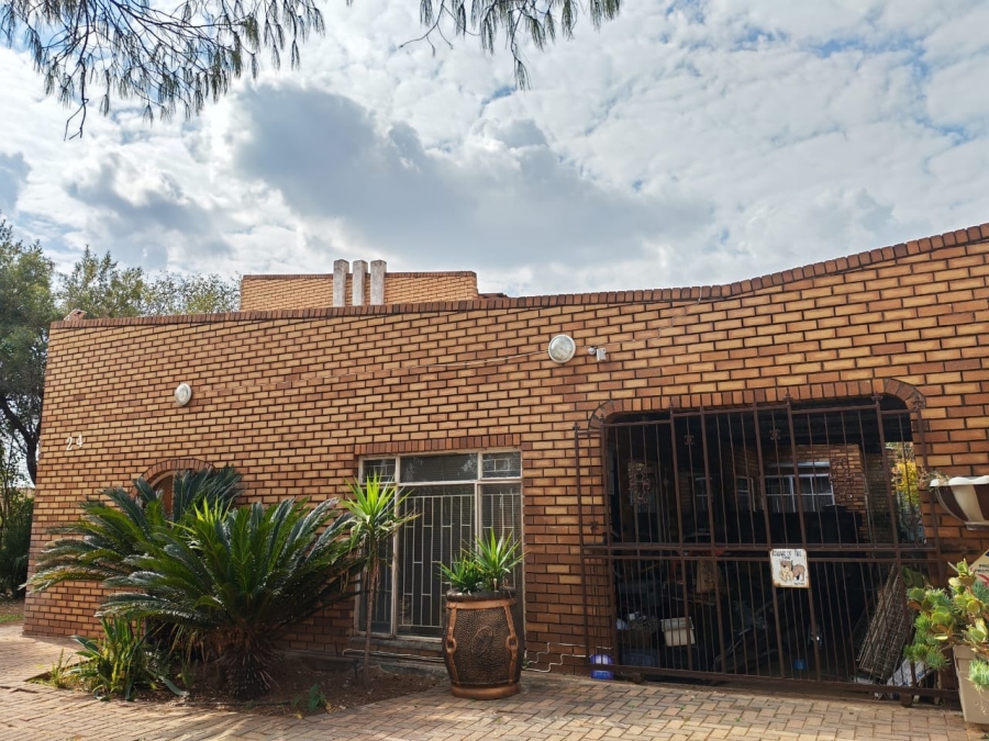 4 Bedroom Property for Sale in Parys Free State